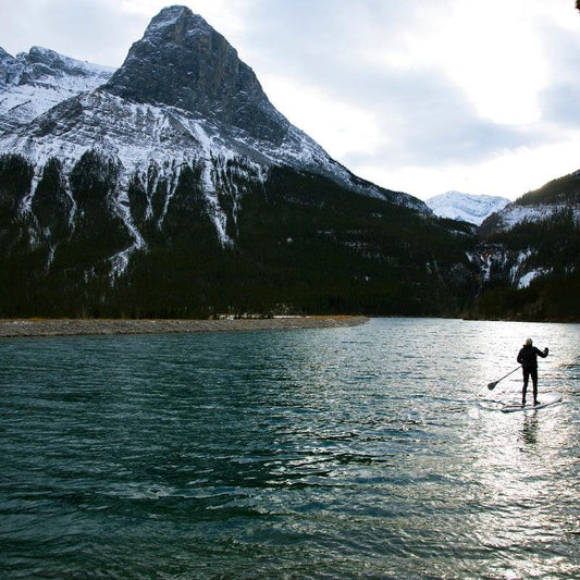 Ocean Paddle Boarding Vs. Lake Paddle Boarding - Newell Outdoors